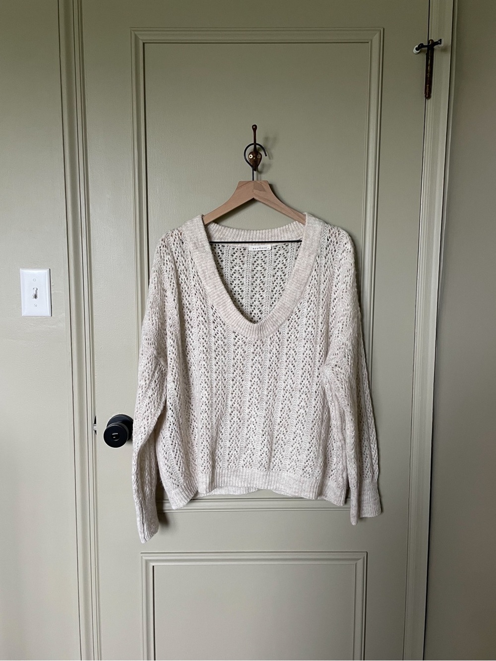 Neuflora Knit V-Neck Cream sweater